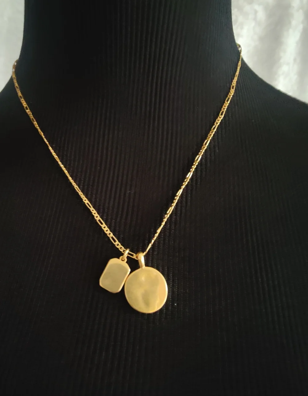 Madewell Gold Tone Layered Pendant Necklace Double Charm Disc Tag 18-21 In - Picture 3 of 9